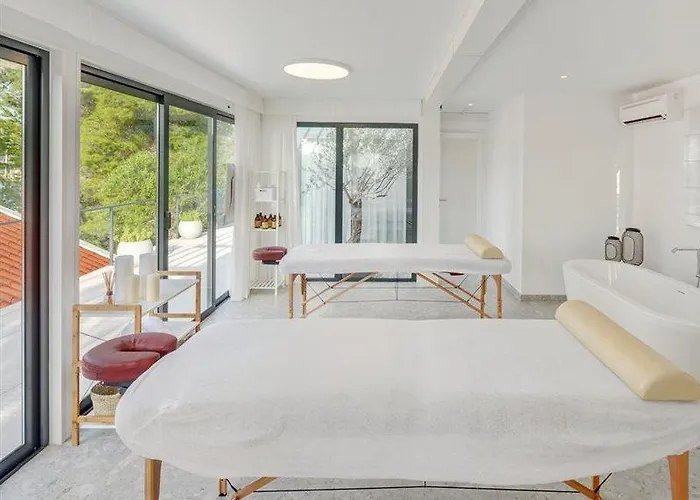 Osam - Adults Only Hotell