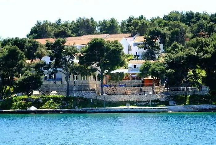 Osam - Adults Only 4* Милна